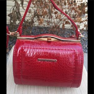 Sei red faux crocodile skin purse, brand new, gold hardware, beautiful, 5x7.5 in